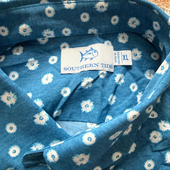 Southern Tide Poppin Poppies Blue and White Casual Shirt - XL - Picture 4 of 4